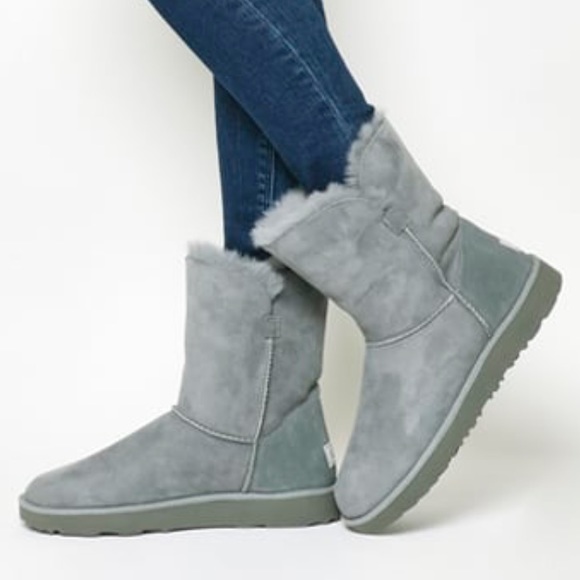 ugg classic cuff short grey